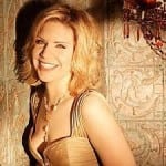 Alison Krauss and Union Station Perform As a Bluegrass Music Band