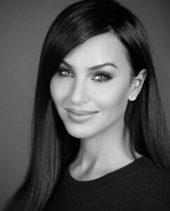 Hire Molly Bloom Keynote Speaker
